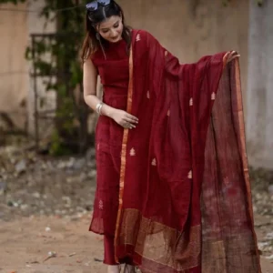 maroon sleeveless kurta set with handwoven border dupatta